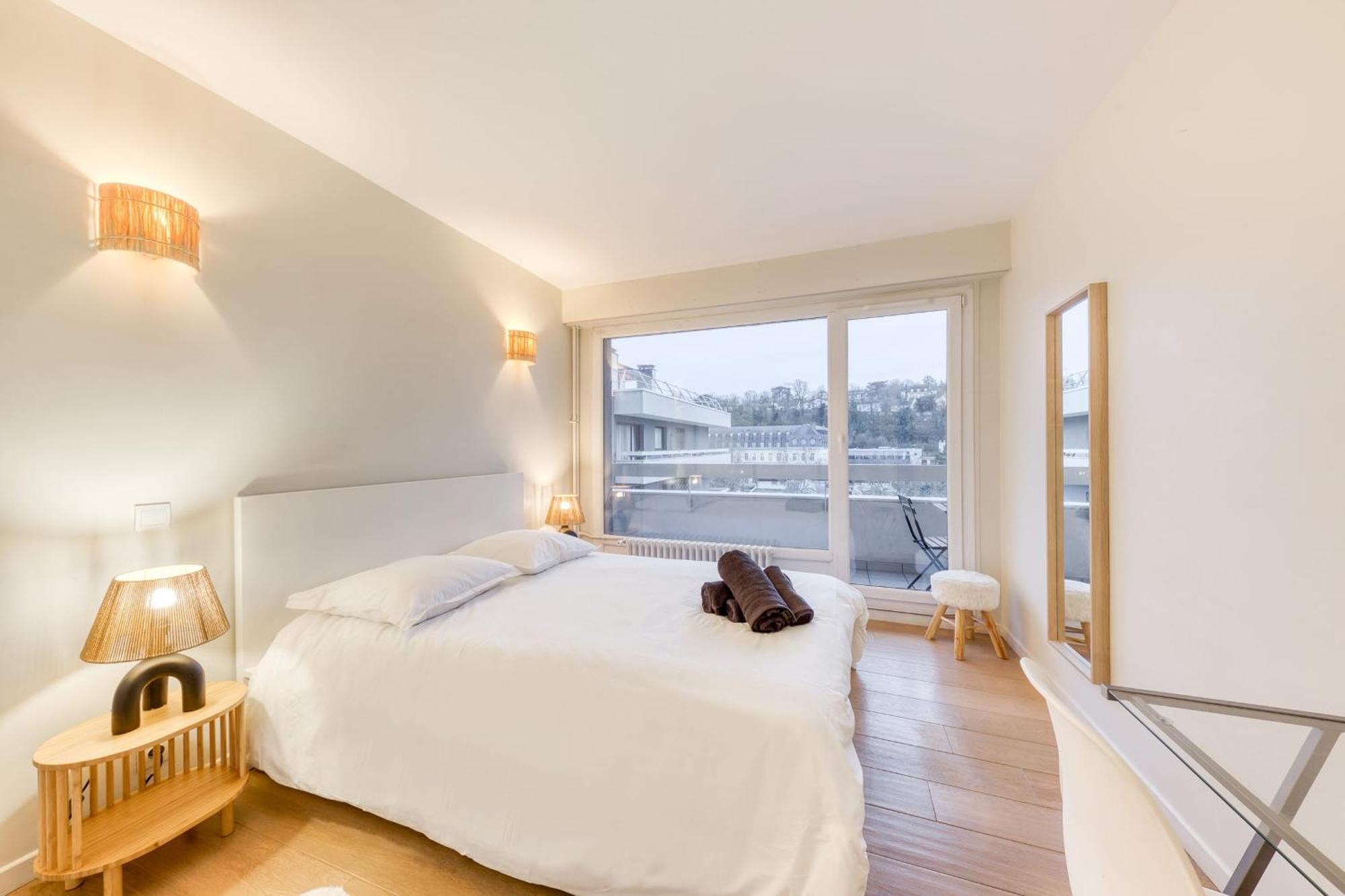 Grand Appartement Spacieux - Proche Paris Sèvres Eksteriør bilde